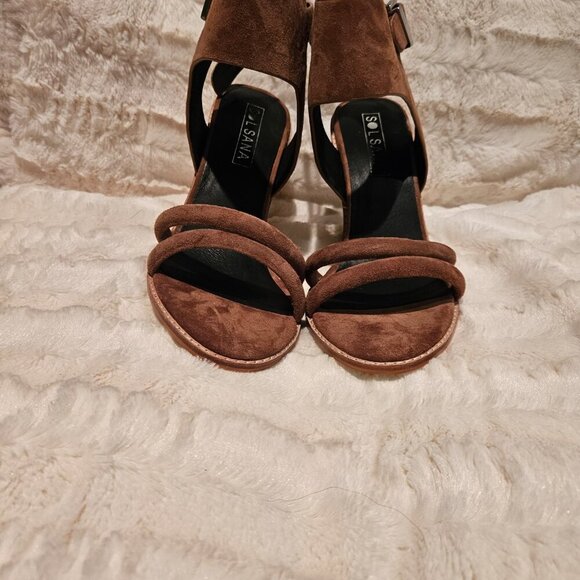 Shoes - Picture 2 of 2